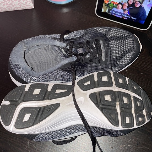 Nike Resolution 3 running shoes - Picture 5 of 7
